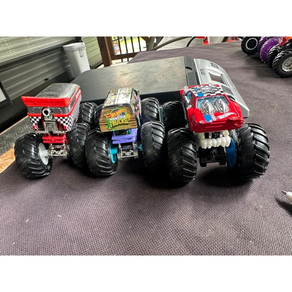 Hot Wheels Monster Trucks Lot of 3 Crate Danger VW Drag Bus Night Shifter 1:64